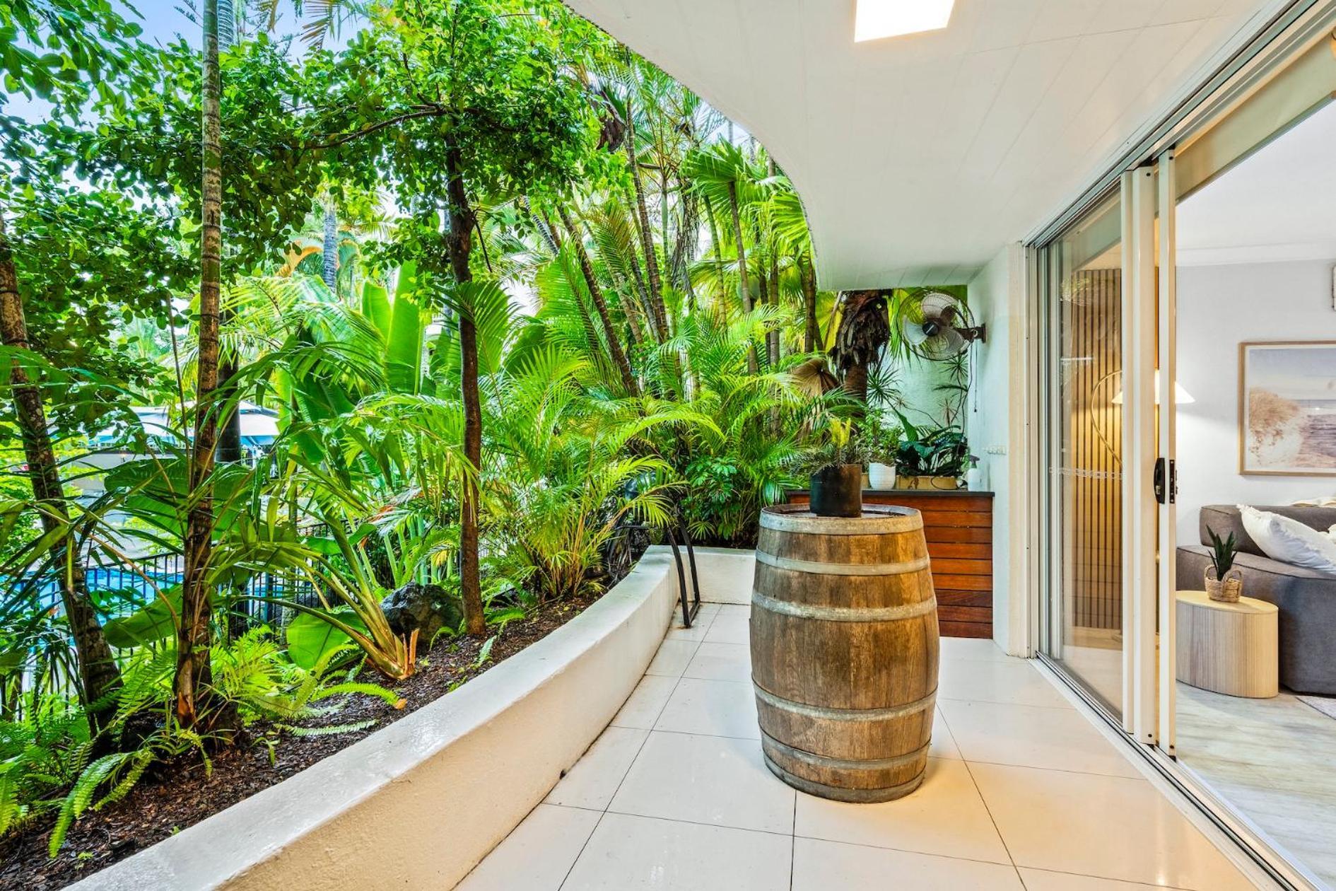 Apartment Surfers Paradise Mediterranean
